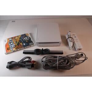 Nintendo Wii White Console RVL-001 W/ 1 controller, 1 chuk, 1 game, tested